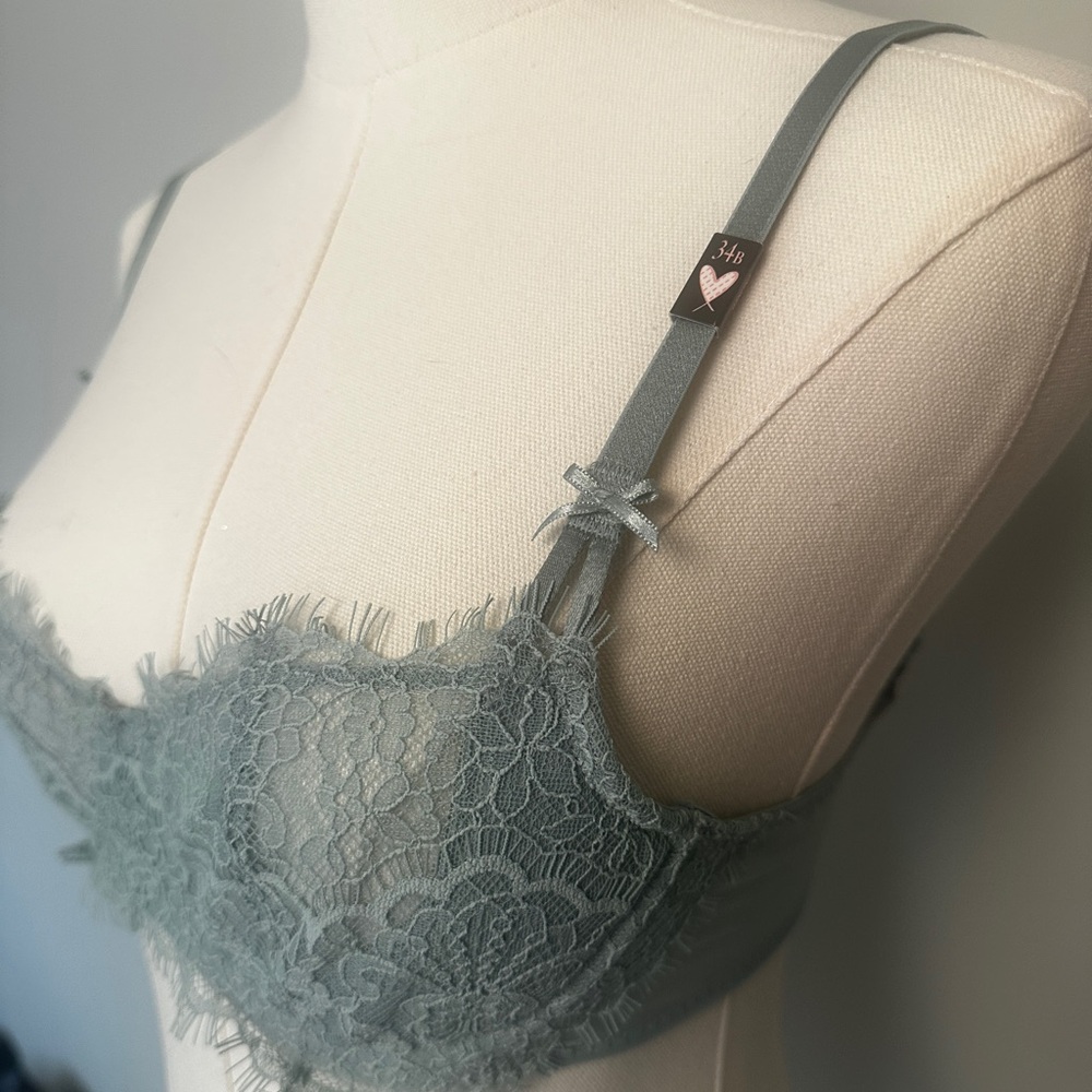 Victoria's Secret Sage Lace Bra with Adjustable Straps